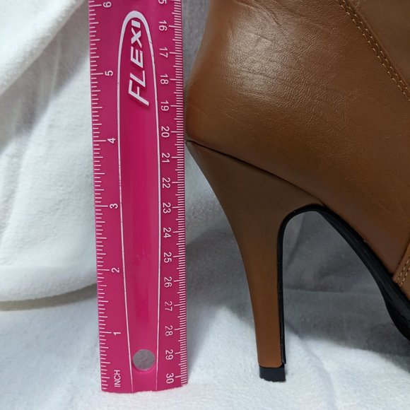 Knee High Heeled Stiletto Zip-up Boots - Picture 3 of 10